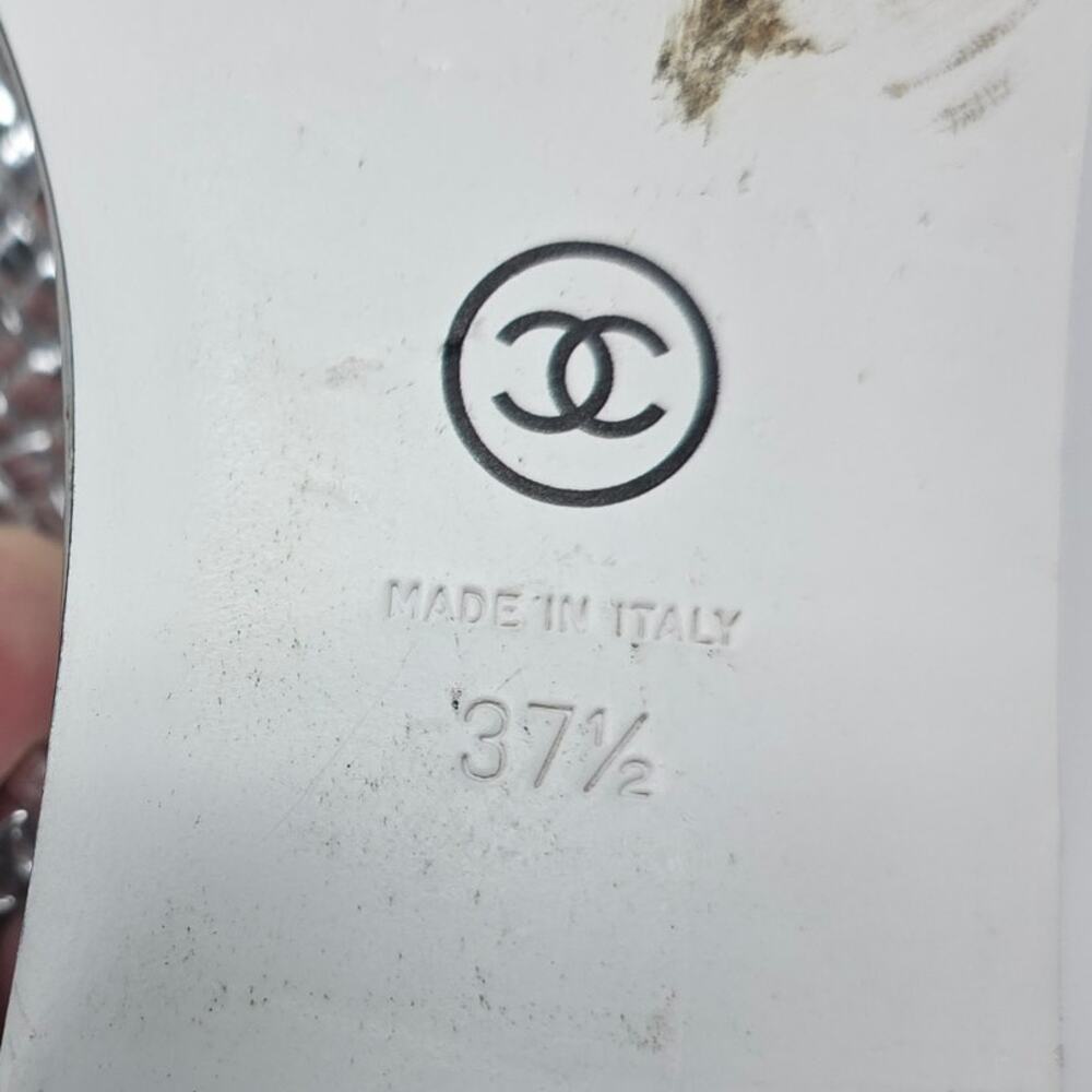 Chanel CC Logo Braided Metallic Leather Thong Sandals White Silver IT 37.5 US 7 - Picture 4 of 9